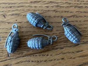 VINTAGE ACTION MAN COMMAND PINAPPLE HAND GRENADES X 4 - ORIGINAL 1966 (93635050) - Imagen 1 de 2