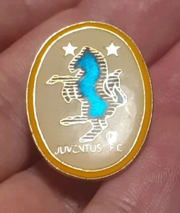 VECCHIA SPILLA DISTINTIVO Badge Pin CALCIO JUVENTUS ITALIA FOOTBALL ITALY - Picture 1 of 3
