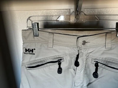 BE Winter Ready in Style with these Helly Hansen 女式中号雪裤  — 第 1/4 张图片