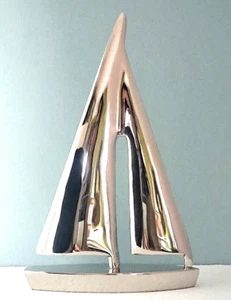 Segelschiff Segeljacht Skulptur Aufsteller Deko aus poliertem Metall - silber - Bild 1 von 6