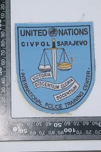 NACIONES UNIDAS UN CIVPOL SARAJEVO ORIGINAL PARCHE TEJIDO TELA INSIGNIA - Imagen 1 de 2