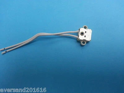 EGB Niedervolt-Fassung rechteckig Sockel G4-GX5,3-GY6,35 mit Silikonleitung 13cm