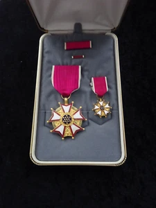 Original LEGION OF MERIT US Orden Vietnam Korea old! in Box im Etui mit Miniatur - Bild 1 von 17