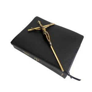 Catholic Study Bible Oxford Black Bonded Leather With Brass Bronze Crucifix - Imagen 1 de 22