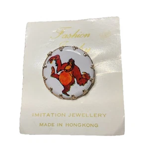 1970’s Disney King Louie Jungle Book Fashion, Jewelry Pinback Pin�� - Bild 1 von 4