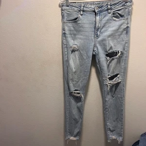American Eagle Skater Jean Size 12 Distressed Women Jeans Medium Wash Blue - Picture 1 of 8