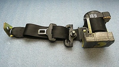 Mercedes Benz W220 S500 - Seat Belt / REAR RIGHT / 2208601485 TRW - Image 1 of 4