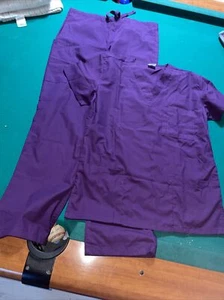 Woman’s Purple Scrub Set Xs - Picture 1 of 9