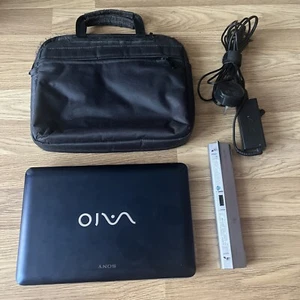 Sony Vaio Laptop Model PCG-21212L 10.1 “ With Charger, Case And Battery - Picture 1 of 20