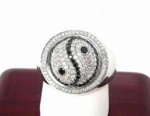 Amazing Yin & Yang Design With Simulated 1.90TCW Onyx & Sapphire Women's Ring - Picture 1 of 6