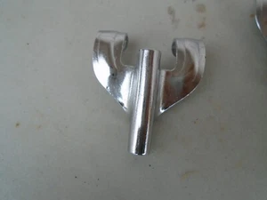 (1) VINTAGE 1950's GRETSCH ROUND BADGE RB BROADKASTER BASS DRUM CLAW-CHROME-VG! - Picture 1 of 5