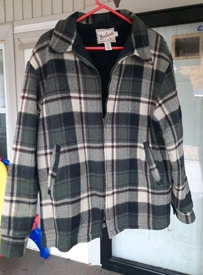 Vintage Woolrich Men’s  Large Forrest Green Plaid Wool Blend Sherpa Lined Coat  - Image 1 of 4