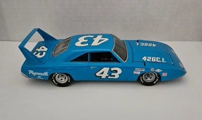 Richard Petty #43    1970 Plymouth Superbird 1/24  Franklin Mint   NIB - Image 1 of 4