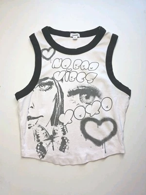 Camiseta sin mangas recortada Garage blanca y negra gráfica para mujer talla S nueva sin etiquetas sin vibraciones Boo Y2K Foto 1 de 4