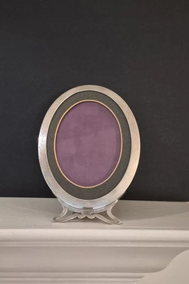 Caballete de plata esterlina vintage marco de fotos ovalado plata 8,5" X 5,5" Foto 1 de 4