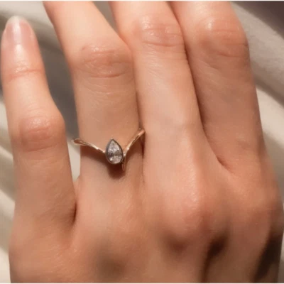 Pear Cut Engagement Ring 1.00 Ct Lab Created Diamond 18k Gold IGI  - Image 1 of 4