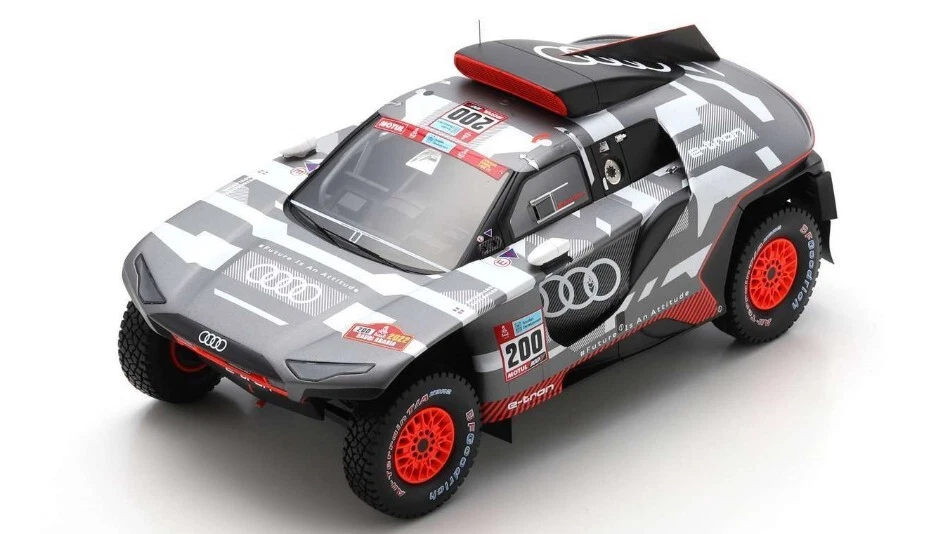Modellino auto rally scala 1:18 Spark AUDI RS Q e TRON DAKAR 2022 modellismo new - Immagine 1 di 1
