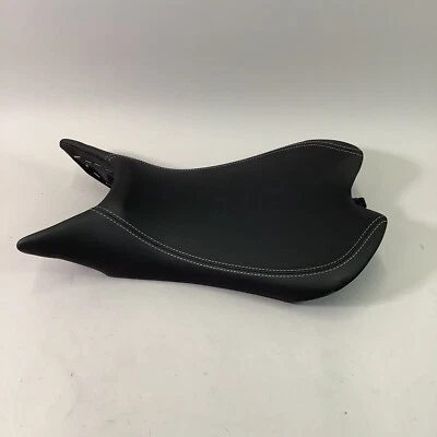 Asiento de piloto de asiento bajo OEM para Triumph Street Triple R 2023-2024 Foto 1 de 4