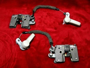 06-10 OEM JEEP COMMANDER THIRD 3RD ROW SEAT LATCH LH 55197331AD - RH 55197330AD - Picture 1 of 10