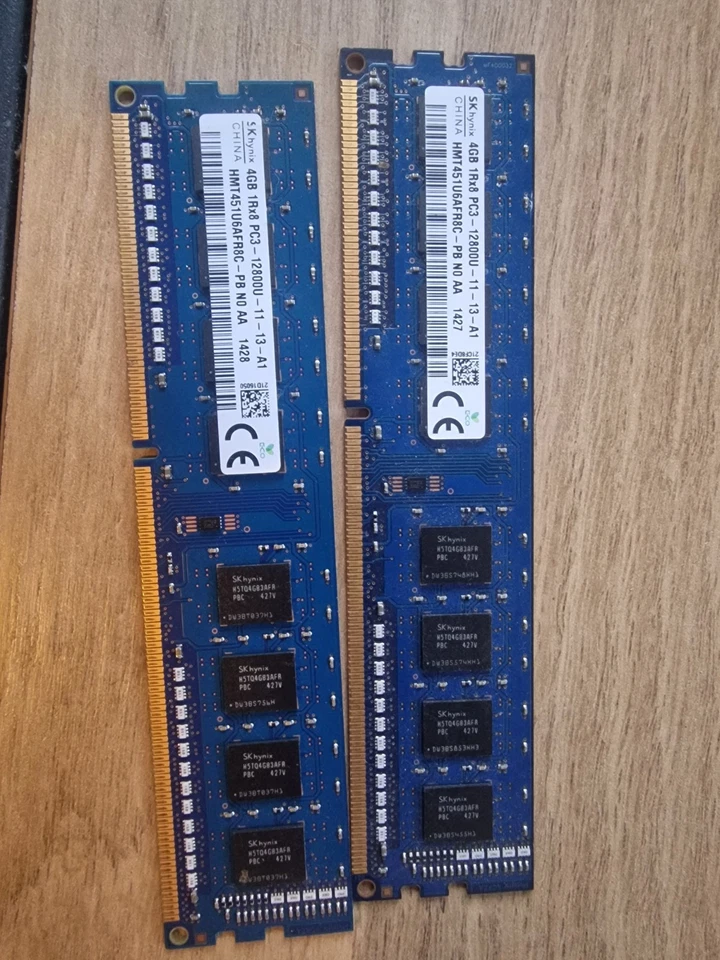 2x Hynix 4GB PC3-12800 (DDR3-1600) Memory (HMT451U6AFR8CPB) x - Image 1 of 1