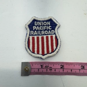 Patch vintage Union Pacific Railroad bordo bianco - Foto 1 di 2
