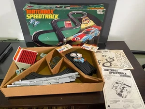 Vtg 1977 Lesney Matchbox Speedtrack MONZA 200 Lighted Slot Cars ~ Complete RARE - Picture 1 of 22