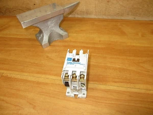 Cutler Hammer CE15DN3 *NEW* Contactor Size D Eaton - Picture 1 of 8
