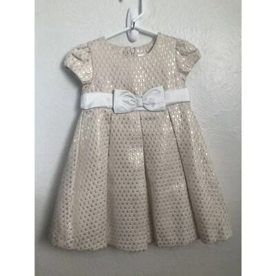 Vestido Gymboree 2T dorado crema con lazo Foto 1 de 4