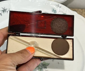 VINTAGE REVLON BROW SCHÖNER PINSEL AUF AUGENBRAUENFARBE DUNKELBRAUN KOMPAKT NEU - Bild 1 von 4
