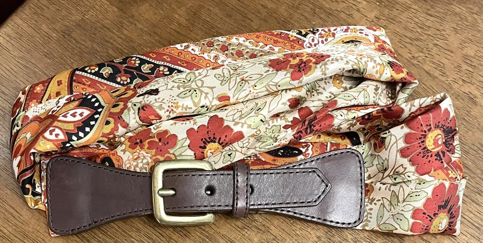 "Correa Talbots de cuero marrón 100 % seda talla M 1-5/8"" ancho tono dorado negro usada en excelente estado" Foto 1 de 3