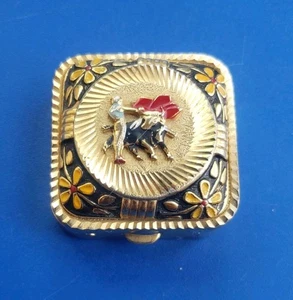 Portapillole vintage tono oro con tema Bull Fighter - Foto 1 di 6
