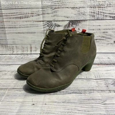 Camper Peu Green Leather Rubber Sole Pump Ankle Booties Women's Size 9 - image 1 of 4