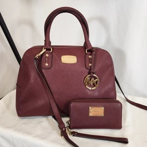 Michael Kors Bolso de Mano 2 Vías Cartera en Vino con Cremallera Cartera a Juego - Imagen 1 de 17