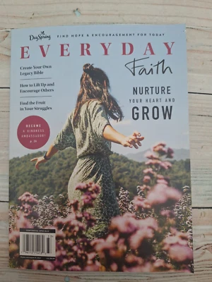 Day Spring Everyday Faith August 2023 Magazine Nature your heart and grow Foto 1 de 2