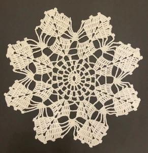 Vintage Handmade Crochet White Eight Point Winter Snowflake Doily 9 Inch - Picture 1 of 9