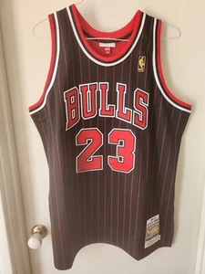 Michael Jordan Bulls '96-'97 Mitchell & Ness NBA Authentic Series Jersey Size XL - Picture 1 of 20