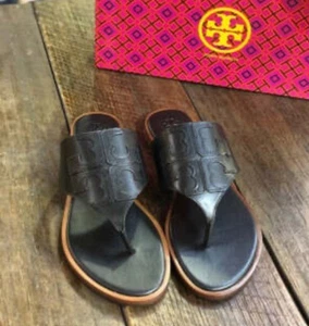 Tanga para mujer Tory Burch Jamie de cuero de becerro con logotipo completo 8,5 negra 48275 001 - Imagen 1 de 9