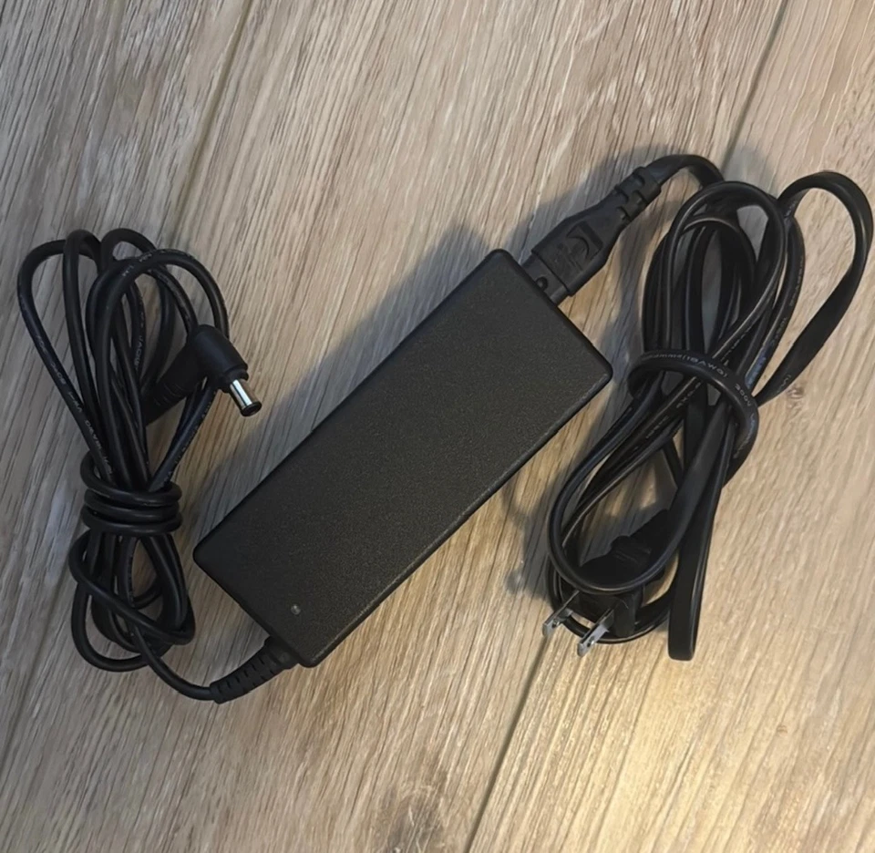 Adaptador de corriente alterna Sony negro V85 con cables Foto 1 de 1