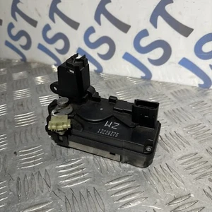 Mecanismo de bloqueo de puerta central trasera lado pasajero Vauxhall Astra H NSR 13220373 - Imagen 1 de 2