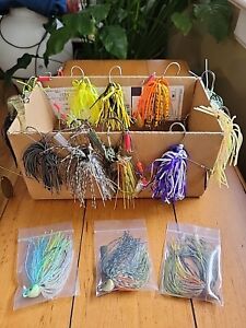 Lot of Large Spinnerbaits and  Multi Colors & Blades ,see Pictures. 