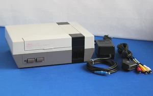 NES Nintendo Entertainment System Konsole PAL (NESE 001) - Bild 1 von 13