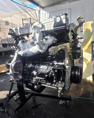 Conjunto de motor Isuzu 4HK1 TC 2011-2015 Foto 1 de 4