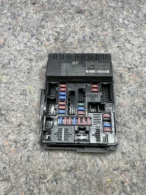 Nissan Pathfinder Infiniti QX60 Q50 2014 2018 relé de motor caja de fusibles 284B7 3Jv0D Foto 1 de 4