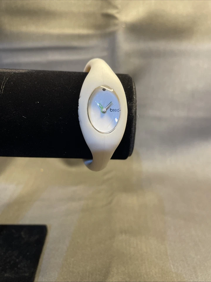 Reloj deportivo digital para mujer Breo Sports correa blanca Foto 1 de 4