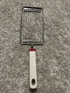 Vintage EKCO Tomatenschneider mit Wellenschliff, schöner roter Holzgriff! - Bild 1 von 8