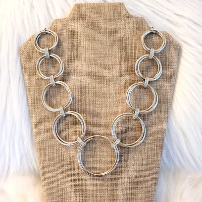 Collar Alfani Declaración Y2KCircle Estrás Tono Plata Grueso Festival 12034 Foto 1 de 4