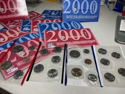 2000 Uncirculated Coin Set U.S Mint OGP & All Spec Charts; 5 sets available  - Image 1 of 4