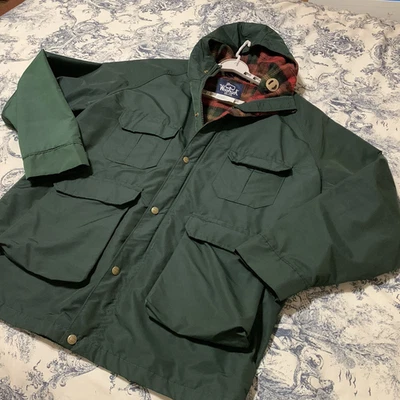 VTG Woolrich Jacket Mens Large Green Wool Red Wool Flannel Lined USA-48" Chest - Image 1 of 4