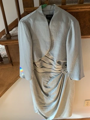 Vestido Adrianna Papell Ocasiones Gris Plateado Talla 14 con Chaqueta Foto 1 de 4
