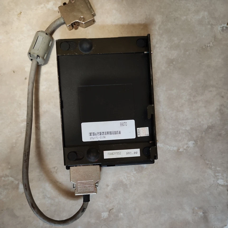 CONTROLADOR NISSEI UNIDAD DE DISQUETE DE MOLDEO POR INYECCIÓN FDD Y CABLE 93T Foto 1 de 1